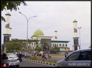 Ngabuburit di Kawasan Mesjid Raya Al-Munawar Ternate