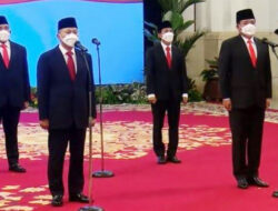 Jokowi Lantik 2 Menteri dan 3 Wamen Baru