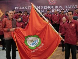 Dekan Fakultas Hukum Unkhair Kukuhkan IKA FH. Asisten III Setda Malut : Alumni IKA FH Harus Jadi Lokomotif Pembangunan Hukum Pada Masyarakat