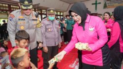 Ketua Bhayangkari Daerah Maluku Utara berikan bantuan untuk pengungsi erupsi gunung Ibu