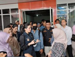 Gubernur Serly Jenguk AGK, Ajak Masyarakat lakukan Ini