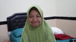 Air Mata di Ujung Doa: Nenek Penyapu Jalan Menuju Baitullah