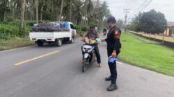 Gunung Dukono Aktif, Satbrimob Halut Gerak Cepat Bagi-Bagi Masker ke Warga Terdampak